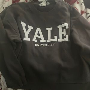 Yale crew neck